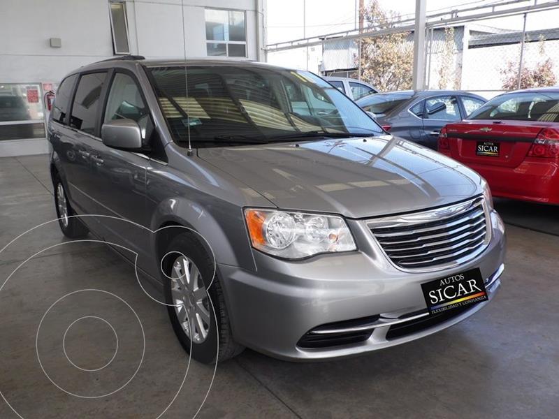 Chrysler Town and Country Touring 3.6L usado (2016) color Gris precio $239,000