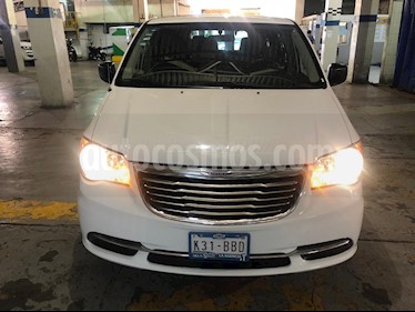 foto Chrysler Town and Country Li 3.6L usado (2016) color Blanco precio $195,900