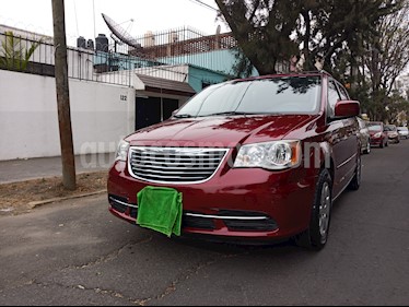 Chrysler Town and Country Li 3.6L usado (2013) color Rojo precio $165,000