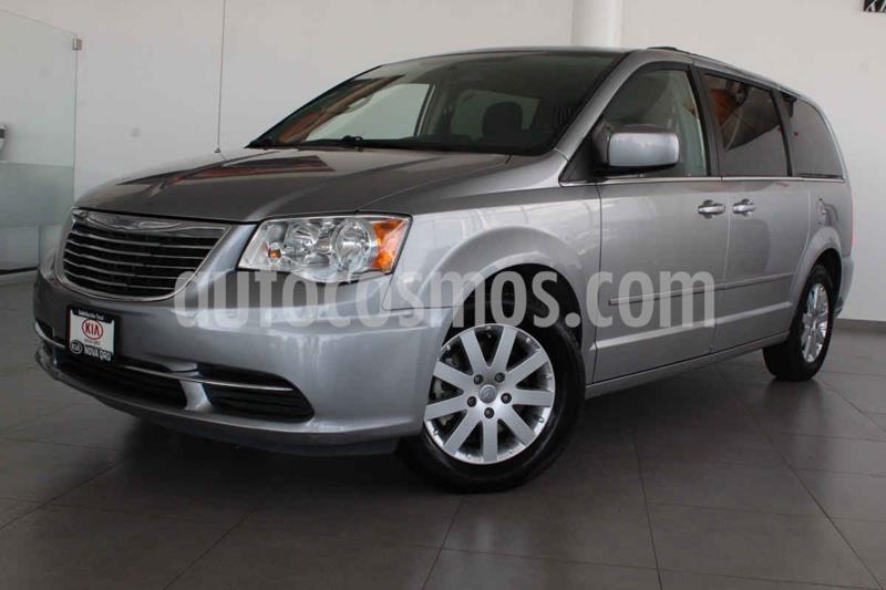 foto Chrysler Town and Country Touring 3.6L usado (2016) color Plata precio $255,000