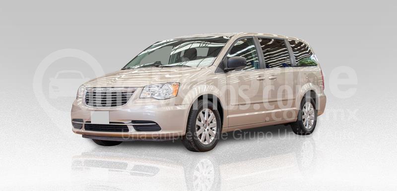 Chrysler Town and Country Touring Piel 3.6L usado (2016) color Dorado precio $260,000