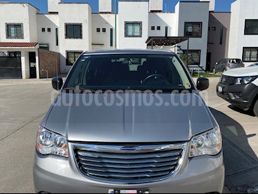 foto Chrysler Town and Country Li 3.6L usado (2014) color Plata precio $180,000