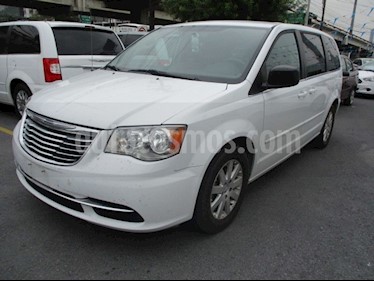 foto Chrysler Town and Country Li 3.6L usado (2016) color Blanco precio $235,000