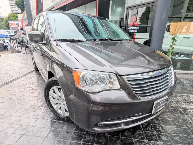 Foto Chrysler Town and Country Touring Piel 3.6L usado (2015) color Gris precio $180,000