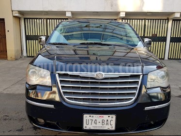 foto Chrysler Town and Country Touring Premium 4.0L usado (2010) color Negro precio $145,000
