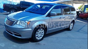 foto Chrysler Town and Country Touring 3.6L usado (2016) color Plata precio $250,000