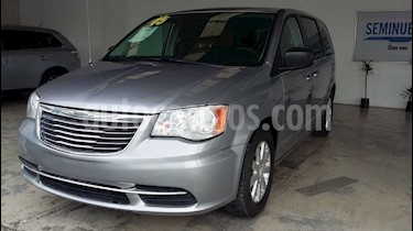 foto Chrysler Town and Country Li 3.6L usado (2015) color Plata precio $220,000