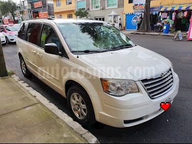 Chrysler Town and Country LX 4.0L usado (2009) color Blanco precio $129,500