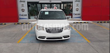 foto Chrysler Town and Country Limited 3.6L usado (2012) color Blanco precio $185,000