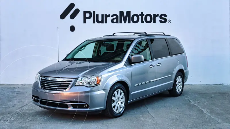 Foto Chrysler Town and Country Touring 3.6L usado (2013) color Gris precio $155,000