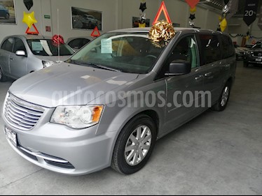 foto Chrysler Town and Country Li 3.6L usado (2016) color Plata Martillado precio $299,000