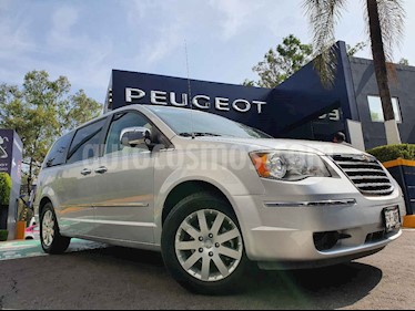 foto Chrysler Town and Country Limited 3.6L usado (2010) color Plata precio $169,900