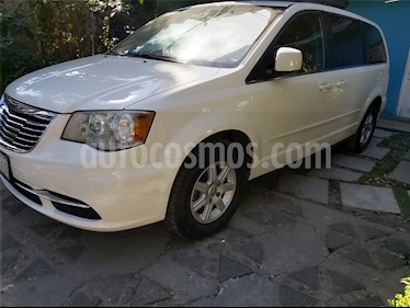 foto Chrysler Town and Country LX 3.6L usado (2011) color Blanco precio $155,000