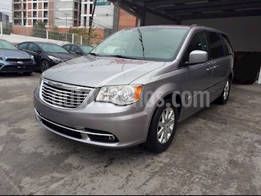 foto Chrysler Town and Country Touring 3.6L usado (2013) color Plata precio $235,000