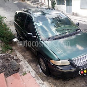 Chrysler Town and Country Limited 3.8L Aut usado (1998) color Verde precio $28,000