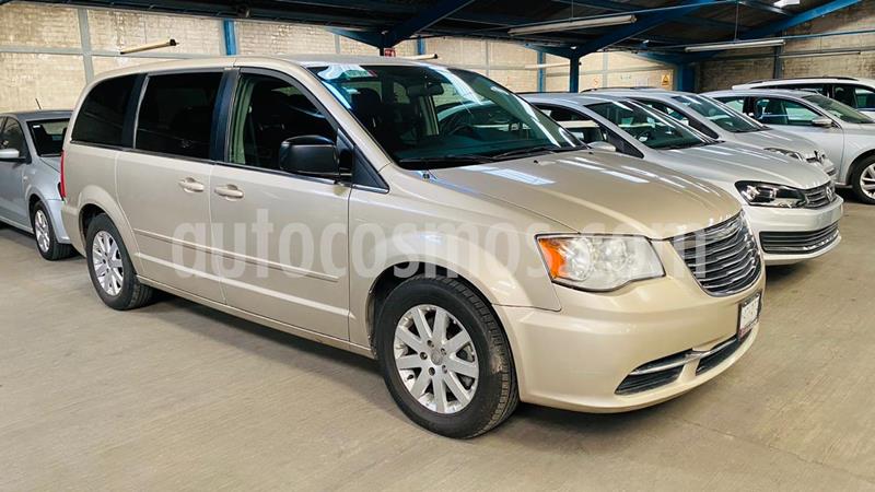 Chrysler Town and Country Touring 3.6L usado (2015) color Cashmere precio $191,000