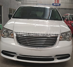 foto Chrysler Town and Country Li 3.6L usado (2016) color Blanco precio $235,000