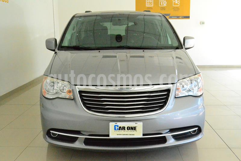 Foto Chrysler Town and Country Touring 3.6L usado (2014) color Gris precio $195,000