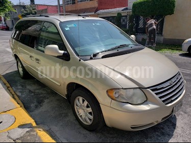 foto Chrysler Town and Country Touring 3.6L usado (2006) color Dorado precio $80,500