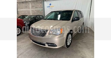 foto Chrysler Town and Country Li 3.6L usado (2016) color Dorado precio $149,900