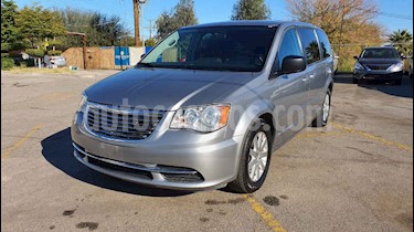 Chrysler Town and Country Li 3.6L usado (2016) color Plata precio $189,900