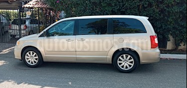Foto Chrysler Town and Country Li 3.6L usado (2015) color Cashmere precio $199,000
