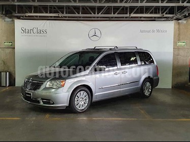 Chrysler Town and Country Limited 3.6L usado (2016) color Plata precio $379,000
