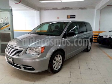 foto Chrysler Town and Country Touring 3.6L usado (2016) color Plata precio $255,000