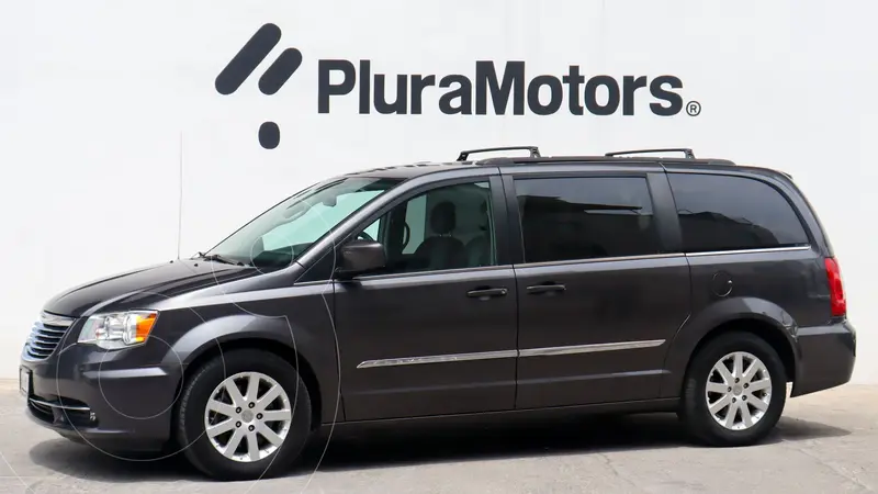 Foto Chrysler Town and Country Touring Piel 3.6L usado (2016) color Granito precio $199,000