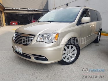 Chrysler Town and Country Touring 3.6L usado (2015) color Cashmere precio $64,000