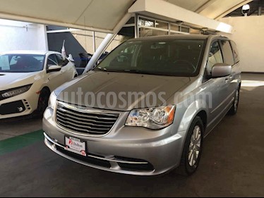 Foto venta Auto usado Chrysler Town and Country Touring 3.6L (2016) color Plata precio $275,000