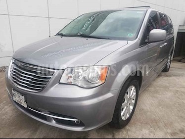 Foto venta Auto usado Chrysler Town and Country Touring 3.6L (2014) color Gris precio $269,000