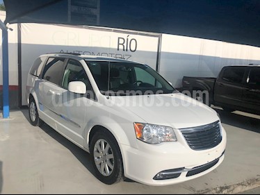 Foto Chrysler Town and Country Touring 3.6L usado (2014) color Blanco precio $239,000