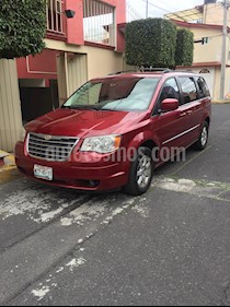 Chrysler Town and Country Touring 4.0L usado (2010) color Marron precio $137,000