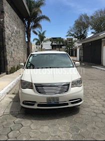 Chrysler Town and Country Touring Piel 3.6L usado (2011) color Blanco precio $135,000
