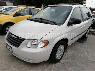 foto Chrysler Voyager 3.3L Base usado (2008) color Blanco precio $97,900