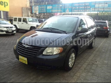 Foto venta Auto Seminuevo Chrysler Voyager 3.3L LX (2008) color Azul precio $98,000