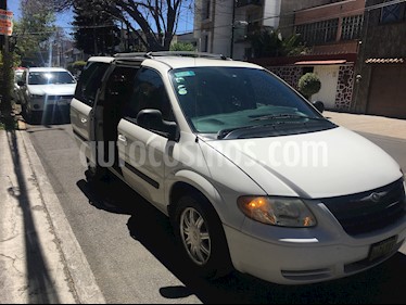 foto Chrysler Voyager 3.3L LX usado (2008) color Blanco precio $95,000