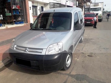 foto Citroën Berlingo Furgón 1.6 HDi Business usado (2017) color Gris Claro precio $420.000