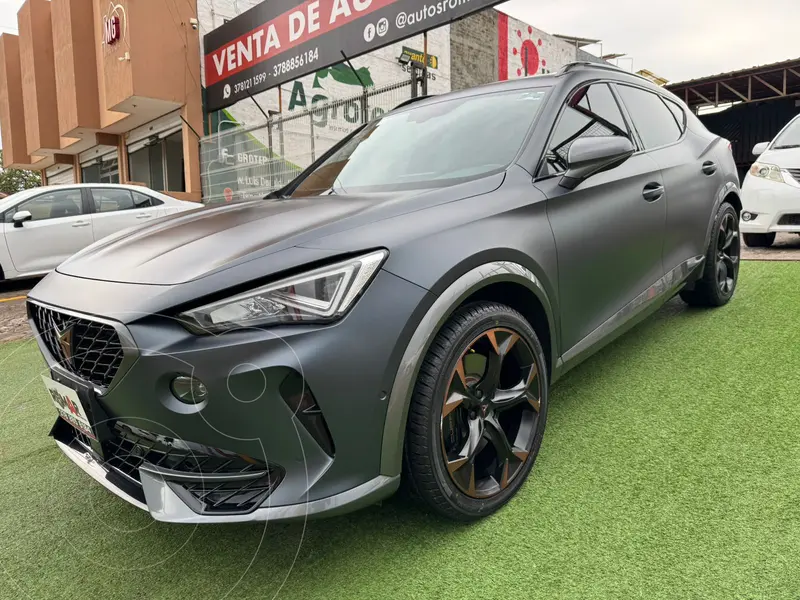 Foto CUPRA Formentor VZ 310hp Pintura mate usado (2023) color Azul financiado en mensualidades(enganche $250,000 mensualidades desde $14,034)