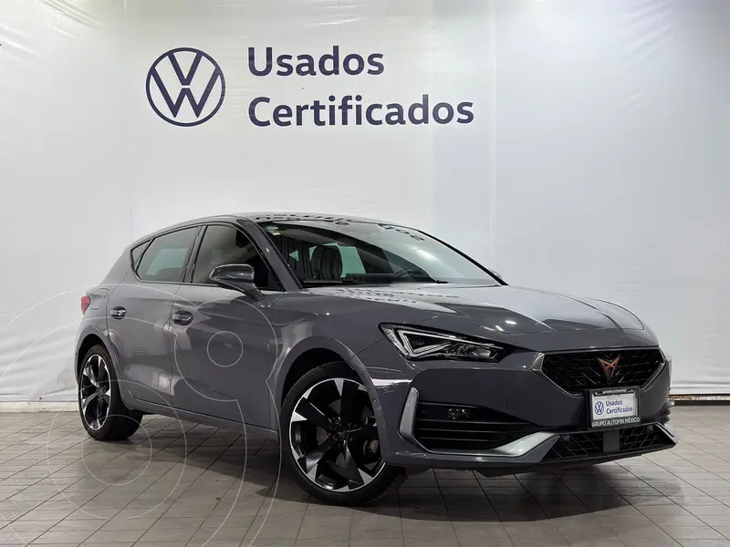 Foto CUPRA Leon 190 HP usado (2024) color Gris financiado en mensualidades(enganche $146,878 mensualidades desde $13,391)