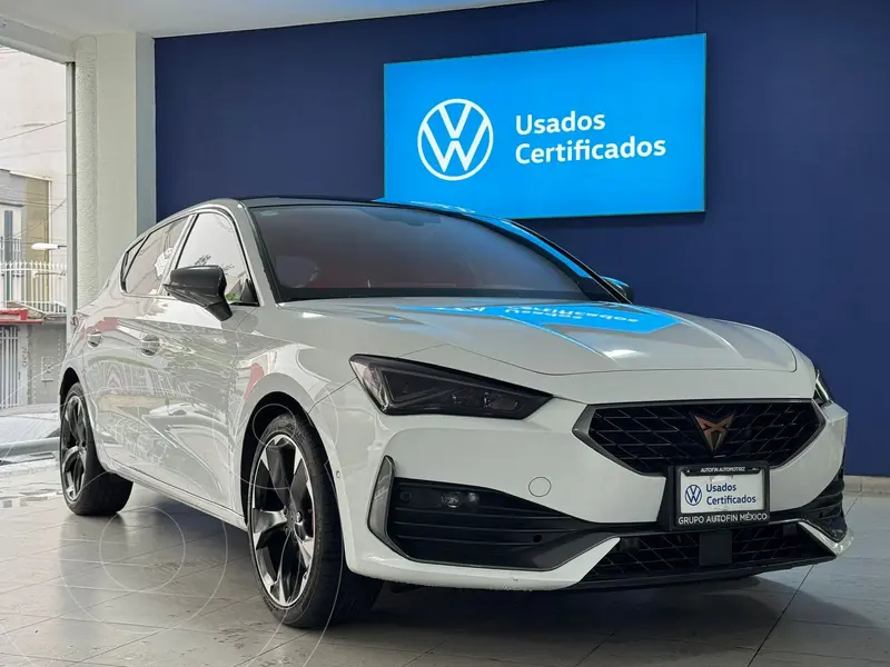 Foto CUPRA Leon 190 HP usado (2024) color Blanco financiado en mensualidades(enganche $149,602 mensualidades desde $13,640)