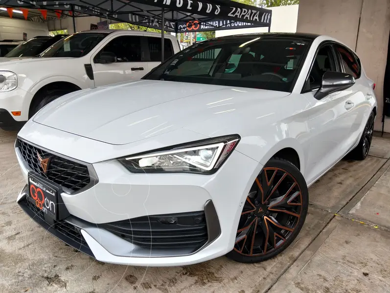 Foto CUPRA Leon 300 HP usado (2024) color Blanco financiado en mensualidades(enganche $177,125 mensualidades desde $13,545)