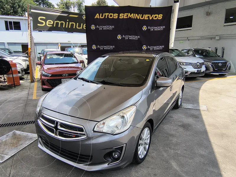 Foto Dodge Attitude R/T SXT usado (2020) color Grafito precio $180,000