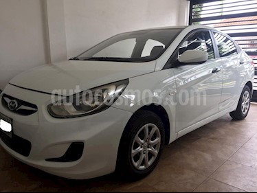 foto Dodge Attitude GL 1.4L Ac usado (2013) color Blanco precio $125,000