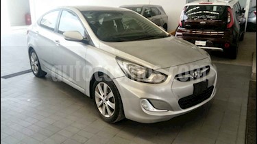 Foto venta Auto usado Dodge Attitude GL 1.4L (2013) color Gris precio $105,000
