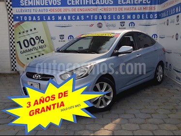 foto Dodge Attitude GLS 1.6L Aut usado (2013) color Azul Cristal precio $119,000