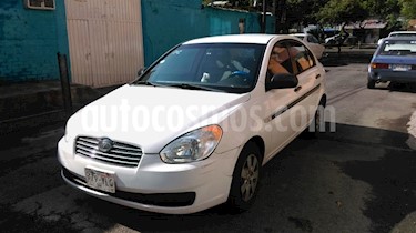 Dodge Attitude GLS 1.6L Aut usado (2011) color Blanco precio $67,000