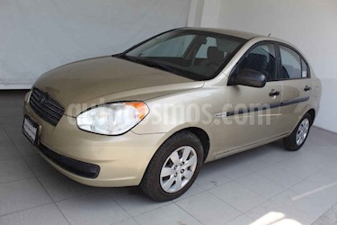 Dodge Attitude 4p 5vel GL 1.4L usado (2010) color Dorado precio $69,000