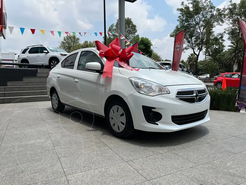 Foto Dodge Attitude SE Aut usado (2023) color Blanco financiado en mensualidades(enganche $79,377 mensualidades desde $3,340)